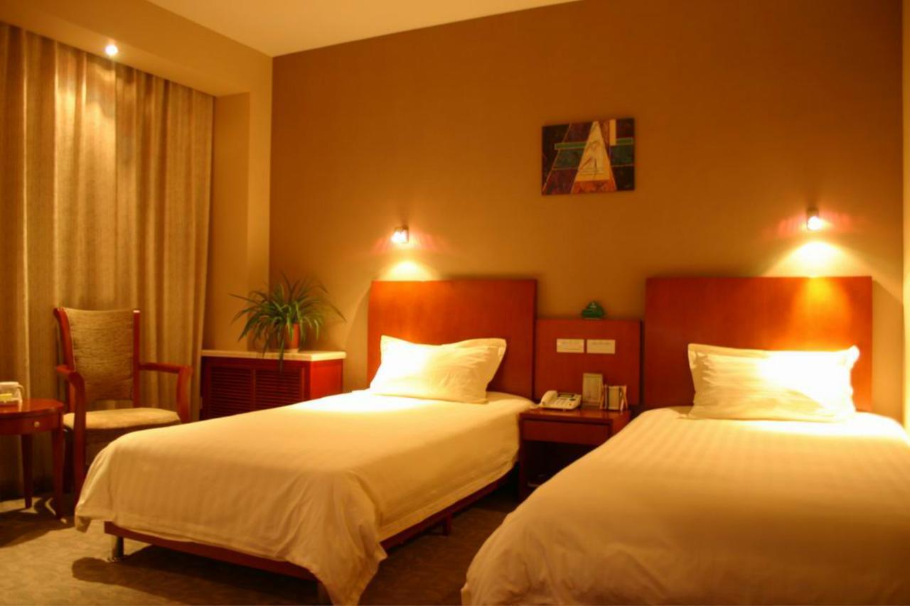 Greentree Inn Beijing Daxing Huangcun Qingyuan Road Metro Station Express Hotel Bagian luar foto