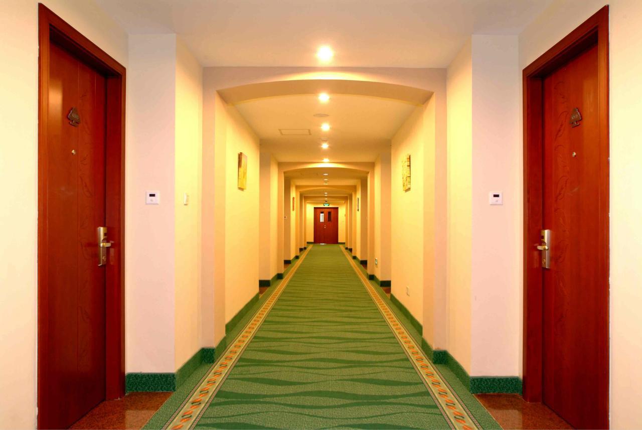 Greentree Inn Beijing Daxing Huangcun Qingyuan Road Metro Station Express Hotel Bagian luar foto